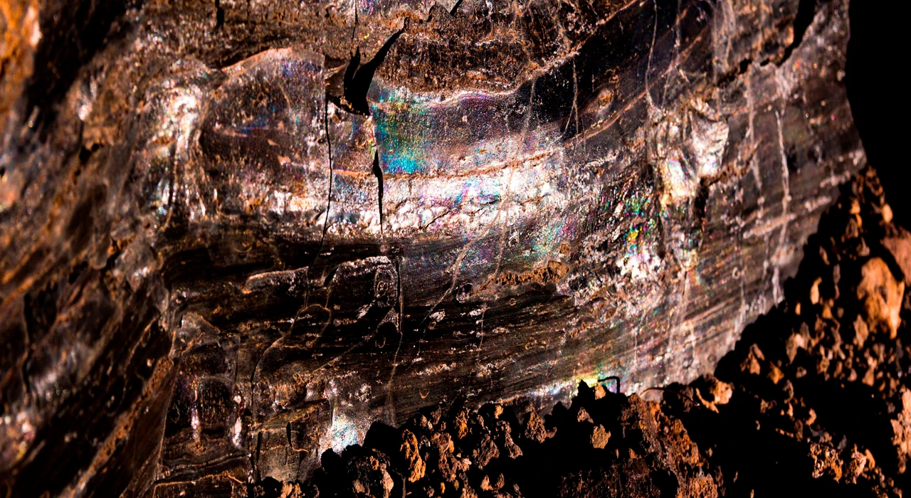 obsidyen tasi nedir nasil temizlenir obsidyen tasinin kullanim alanlari faydalari (3)
